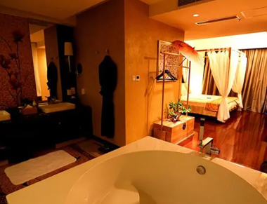 成都成华养生会所的黄昏恋：当爱情遇上八十岁